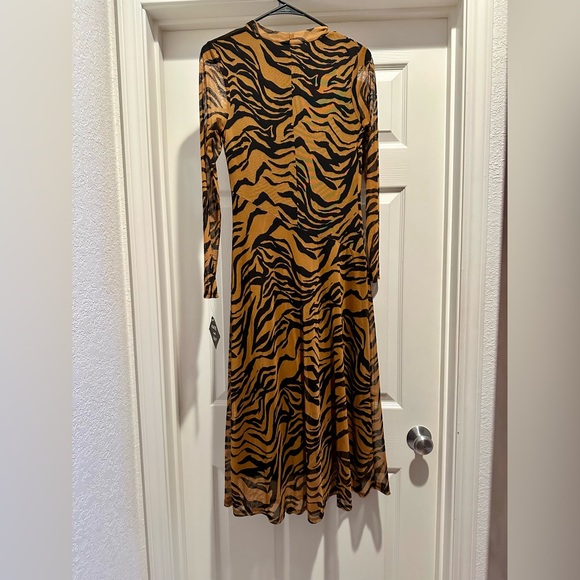 Kate and Lily, size 4, rust/black tiger pattern long sleeve dress NWT - Picture 2 of 4